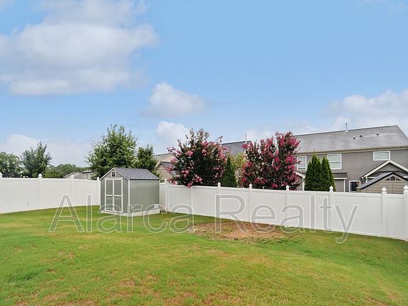2nd image of 188 Silverspring Pl