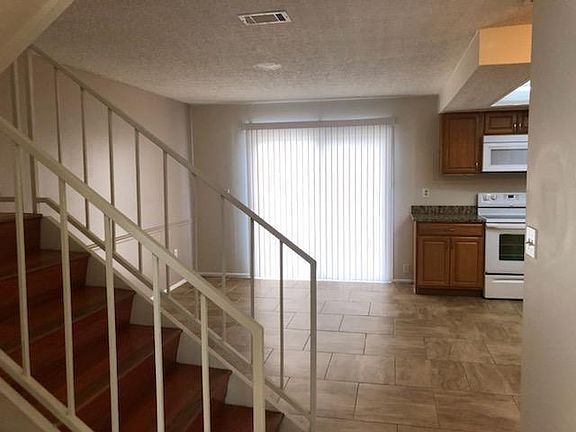 4th image of 11360 Bedford Oaks Dr #11360