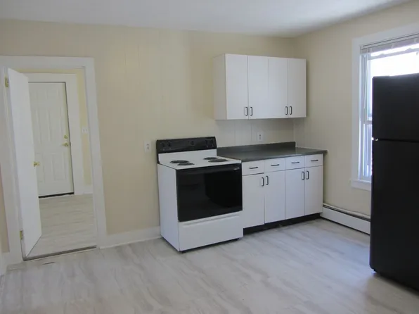 59 High St, Biddeford, ME 04005