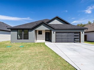 4915 Wichita St, Granbury, TX 76048