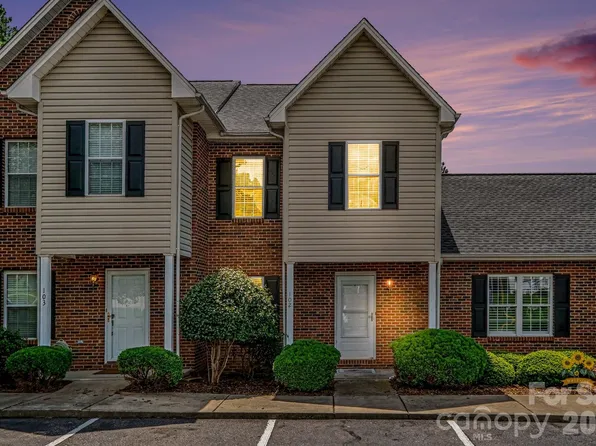2240 15th Ave NE Unit 102, Hickory, NC 28601