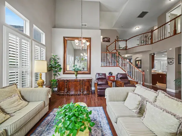 2226 Ryanlee Dr, Riverbank, CA 95367