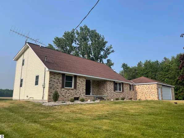 1310 Wyatt Rd, Standish, MI 48658