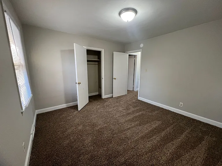 206 Connecticut Ave — Photo 16