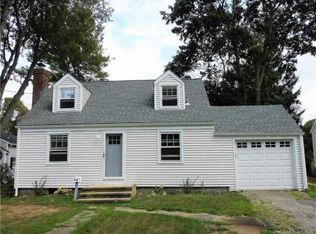 26 Grove St, Clinton, CT 06413