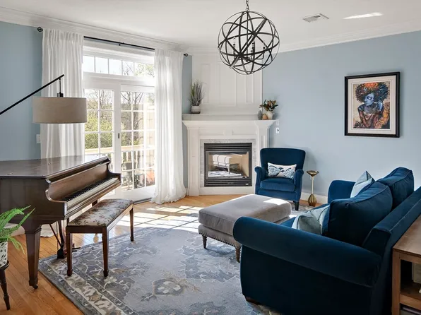 168 Providence Rd, Grafton, MA 01519