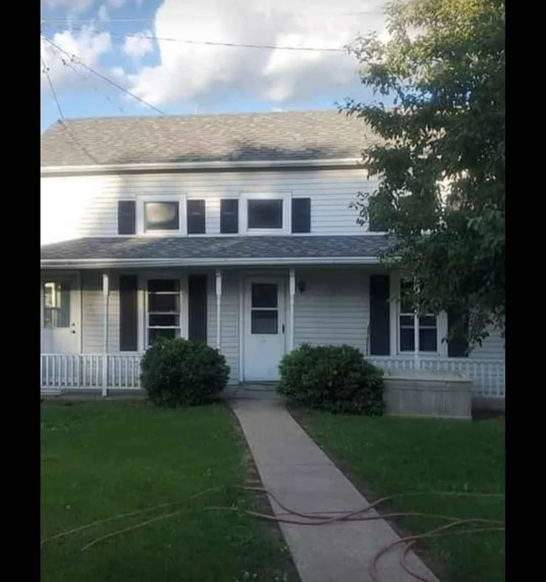 2 bed, 1200 sqft, $1,000 — Photo 1