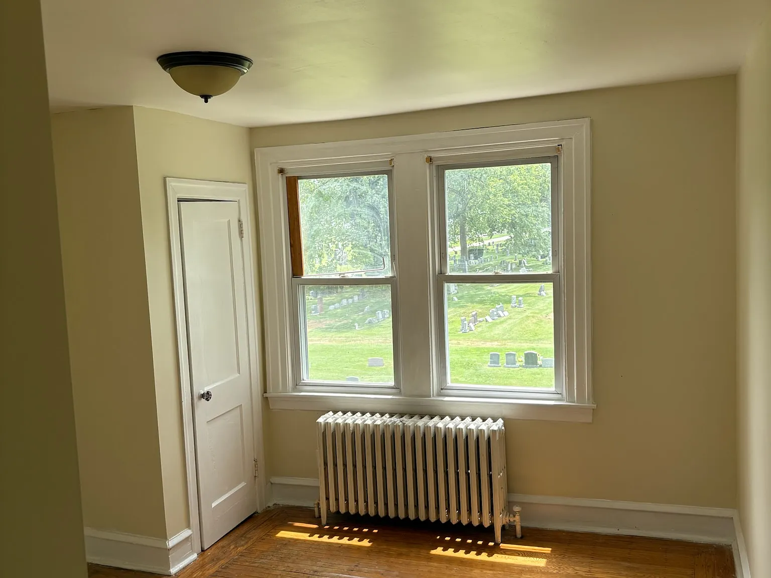 3 bed, 1260 sqft, $1,700 — Photo 1