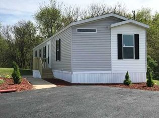 3216 W 52nd St, Davenport, IA 52806