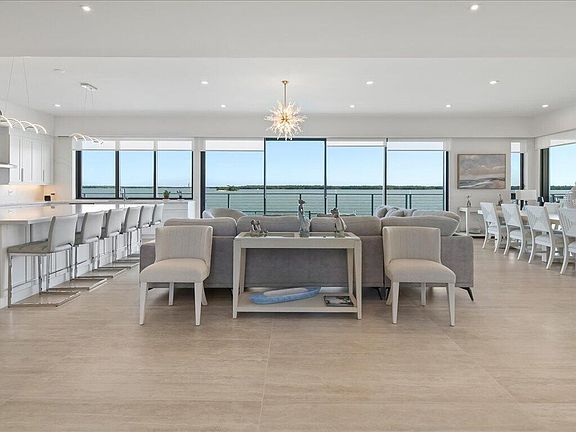 3rd image of 1798 Wavecrest Ct