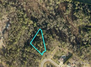 67 Hillcrest Ln, Hickory, NC 28601