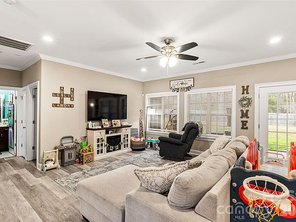 3rd image of 2577 Craig Farm Rd