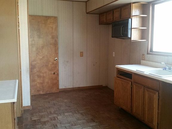 3rd image of 546 Aldrich St