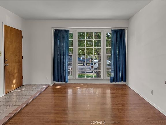 4th image of 10521 Ben Avon St