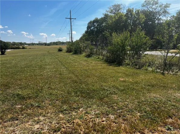 2 Tamarack Ln, Linn Valley, KS 66040