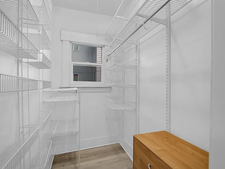 1522 Taylor Ave N #C — Photo 26