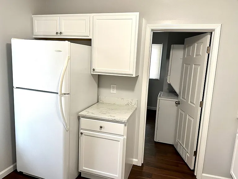 812 Lamont St — Photo 4