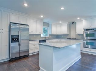 2943 Larchmont Ct NW, Atlanta, GA 30318