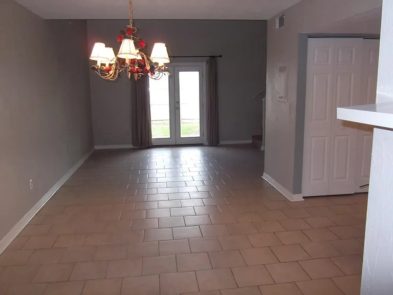 4005 Windjammer Ln — Photo 3