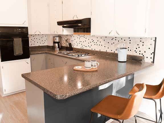 Kitchen, breakfast island