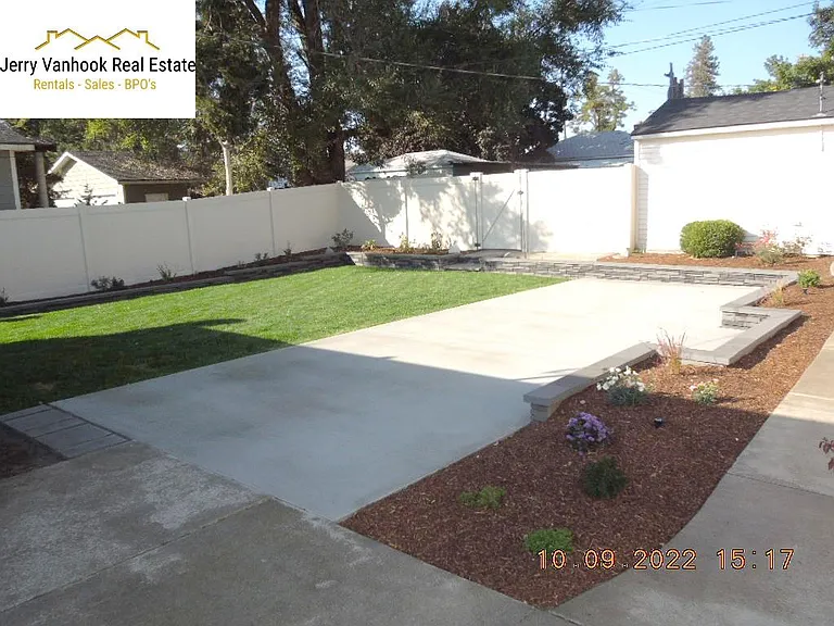 1324 W Gordon Ave — Photo 2