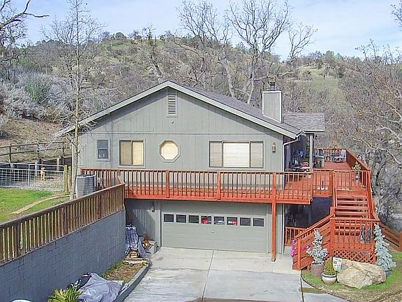 2nd image of 30401 Fox Ridge Ct