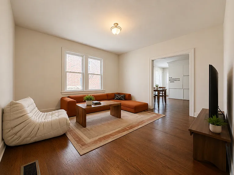 5541 Bartlett St — Photo 3