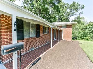 8916 Burbank Rd, Annandale, VA 22003