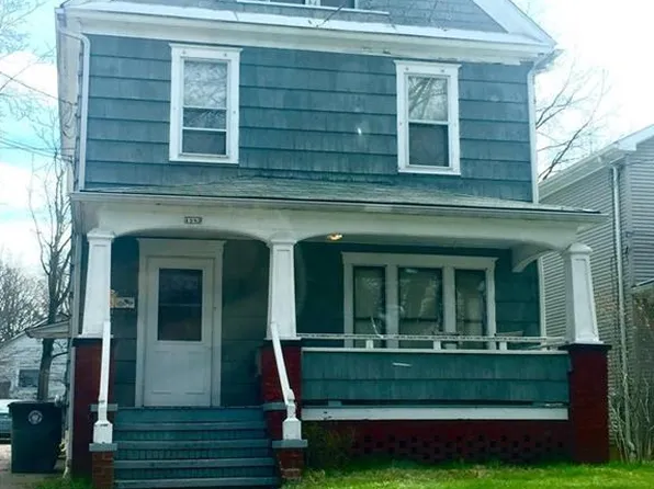 1383 Curtis St, Akron, OH 44301