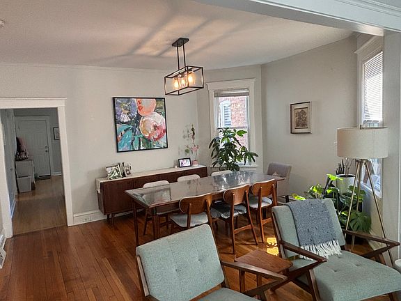 2nd image of 2214 W Ainslie St #2