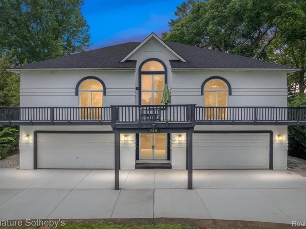 749 Middlesex Rd, Grosse Pointe Park, MI 48230