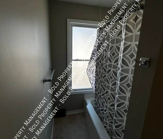 143 N Lancaster St — Photo 6
