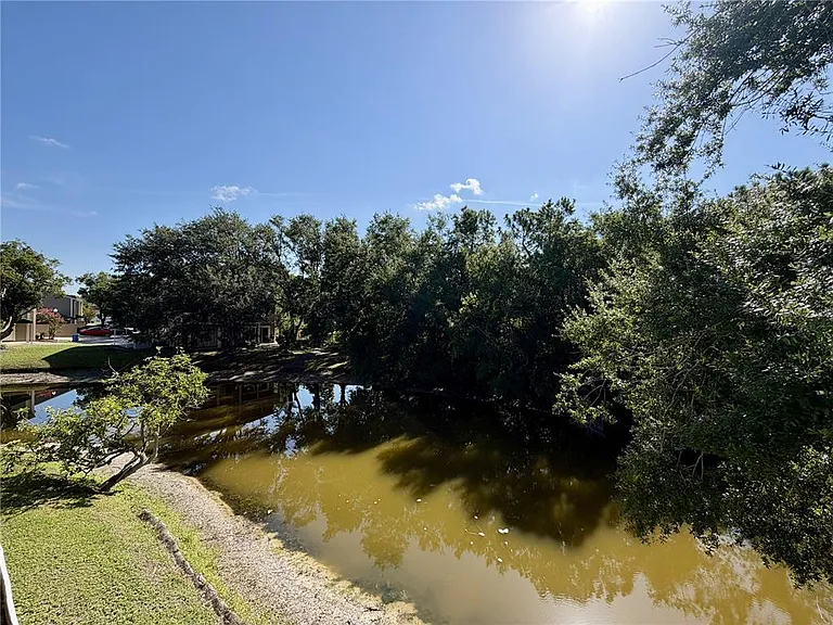 6905 Lake Place Ct — Photo 22