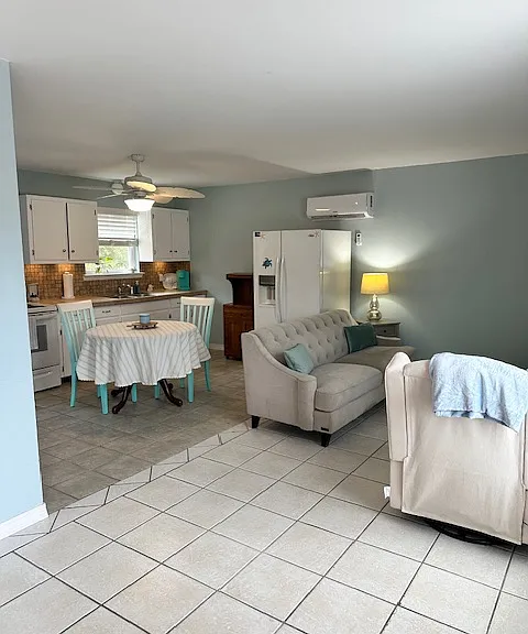 2116 Vizcaya Dr — Photo 2
