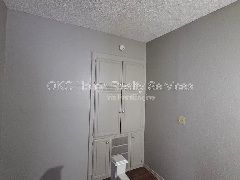 6715 Lyrewood Ln — Photo 12