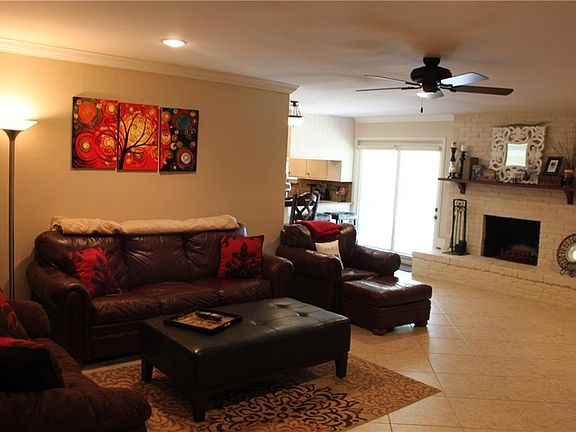 2nd image of 121 Stonegate Ct
