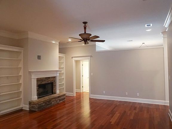 2nd image of 4549 Courtland Cir