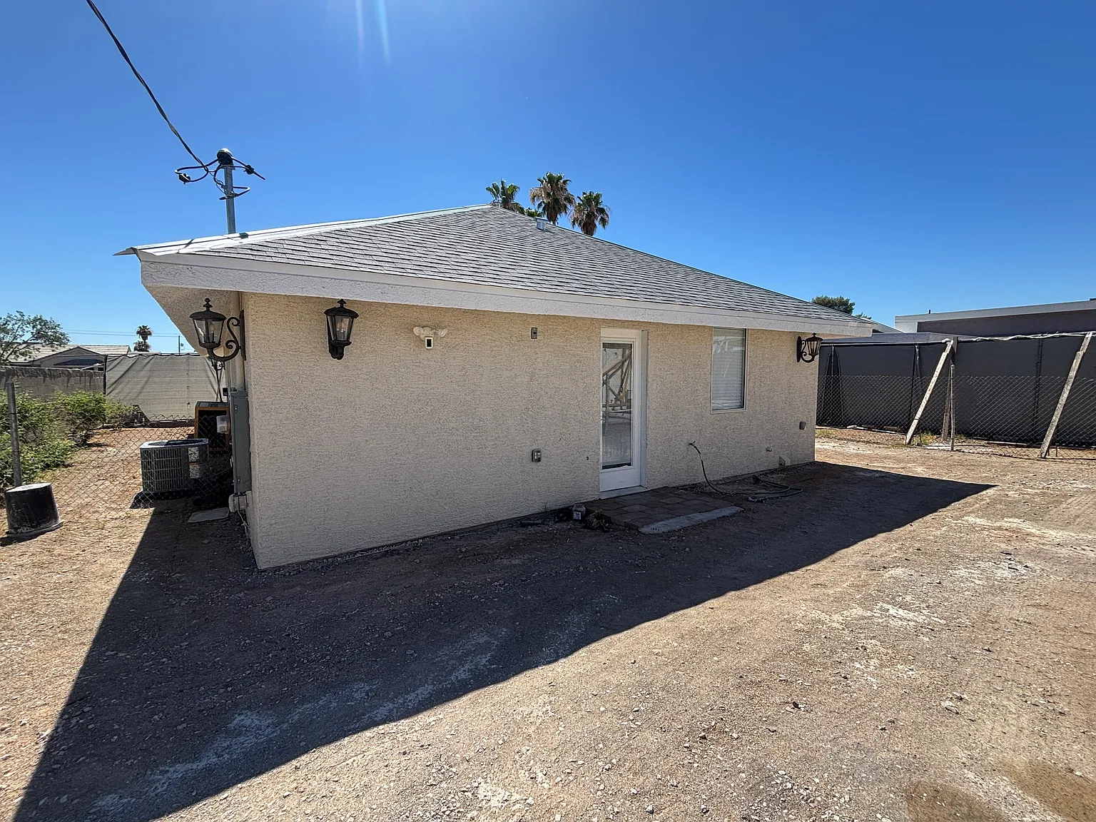 3 bed, 1000 sqft, $1,500 — Photo 2