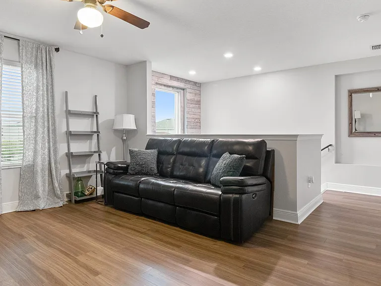 12141 Lake Blvd — Photo 28