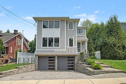 67 Westervelt Pl Photo 1