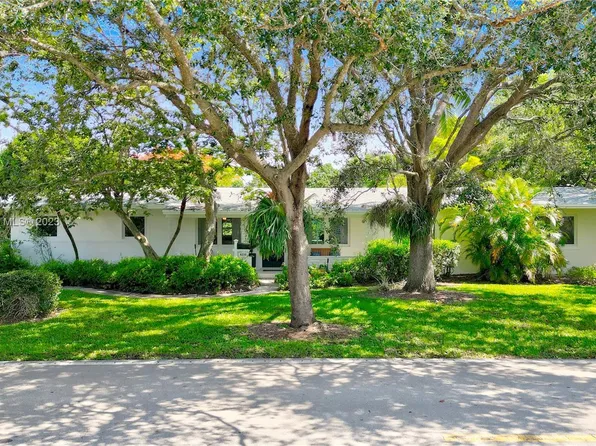 8235 SW 132nd St, Pinecrest, FL 33156