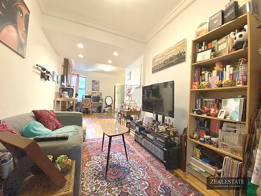 Rented by ZealEstate Group Inc | media 35