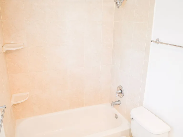 2508 SW 35th Pl #I — Photo 14