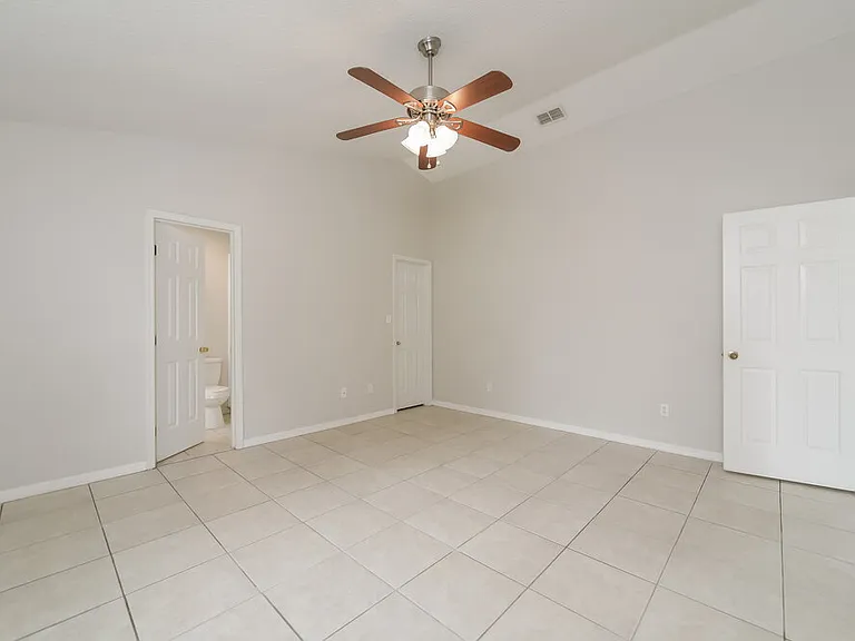 918 Palm Forest Ln — Photo 11