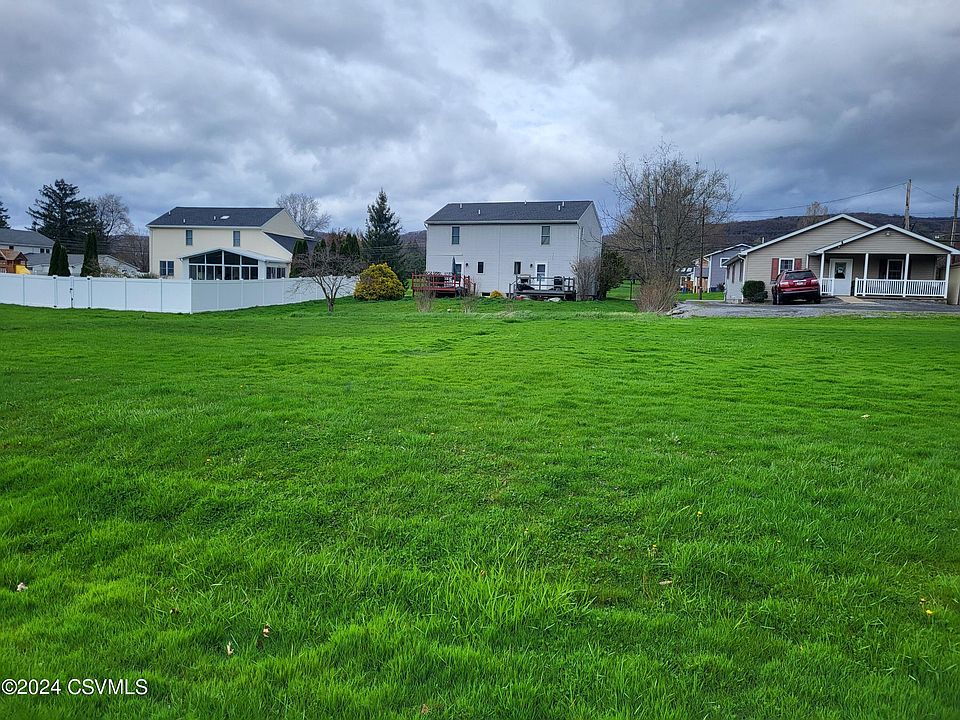 1st image of 3 Palmer Dr