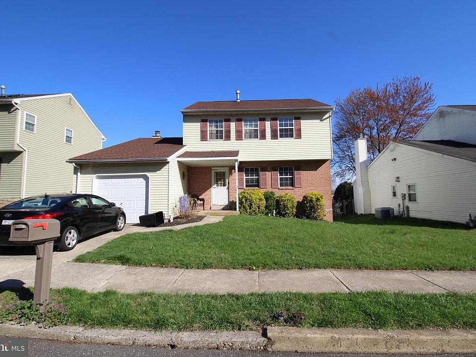 2nd image of 15205 Bernita Dr