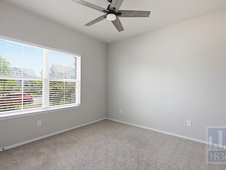 171 Catalina Dr — Photo 15