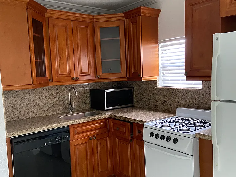 4744 NE Miami Ct #2 — Photo 1