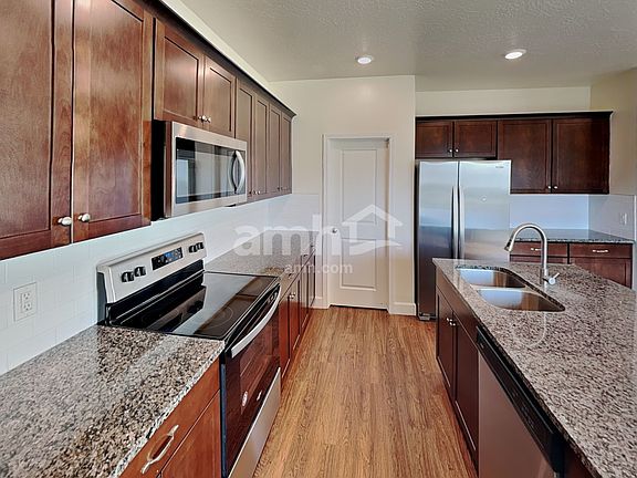 3rd image of 1175 N Wagon Way
