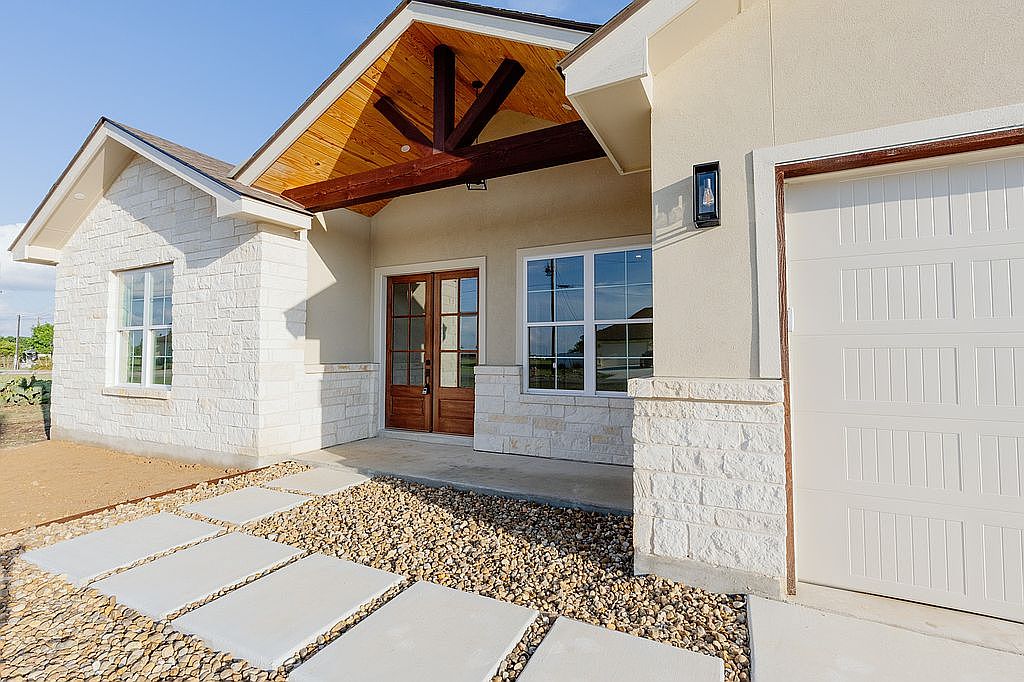 455 Wood View Cir